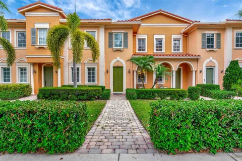 563 Dakota Drive, Jupiter, FL MLS: R11084186