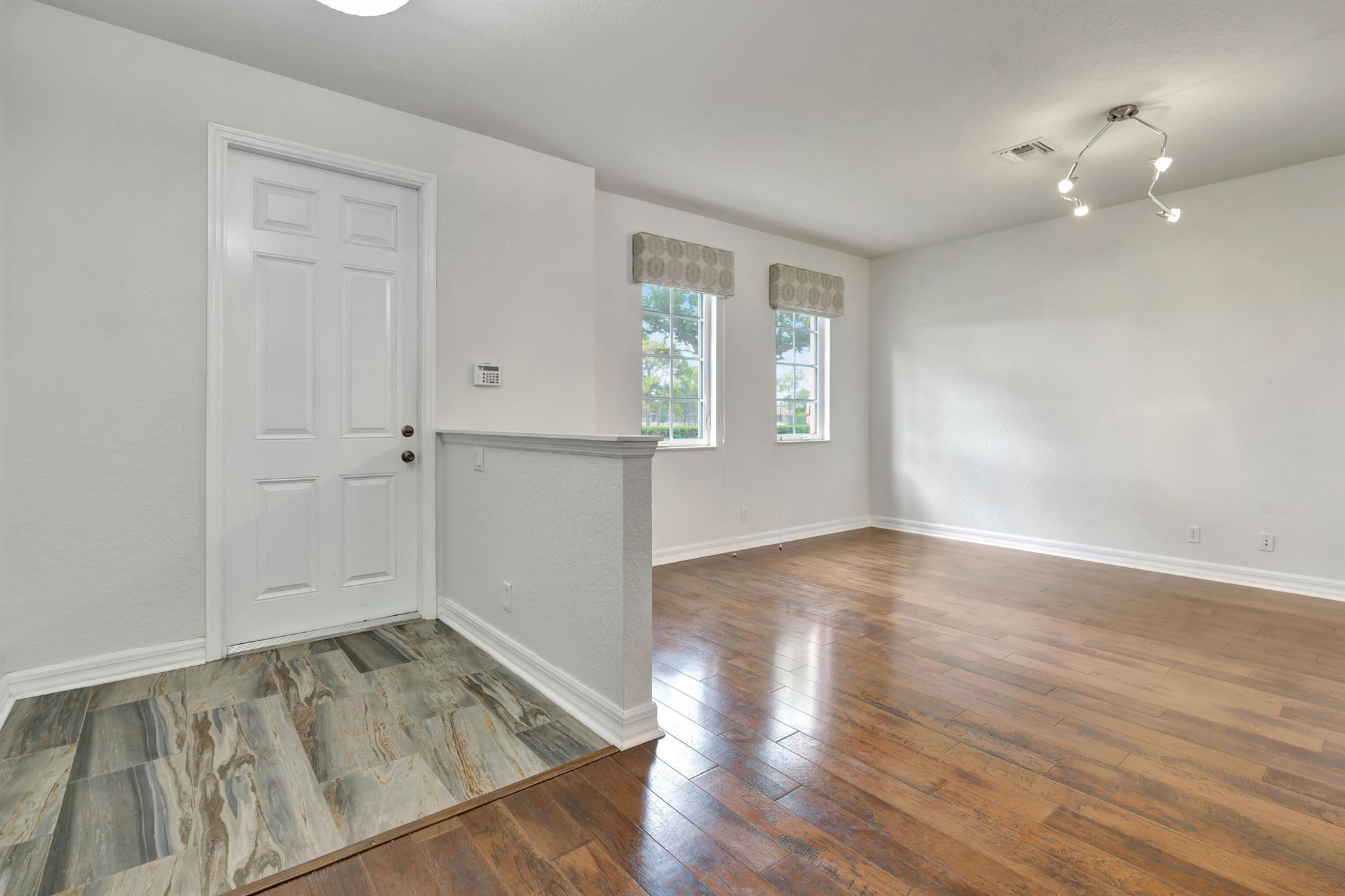 563 Dakota Drive