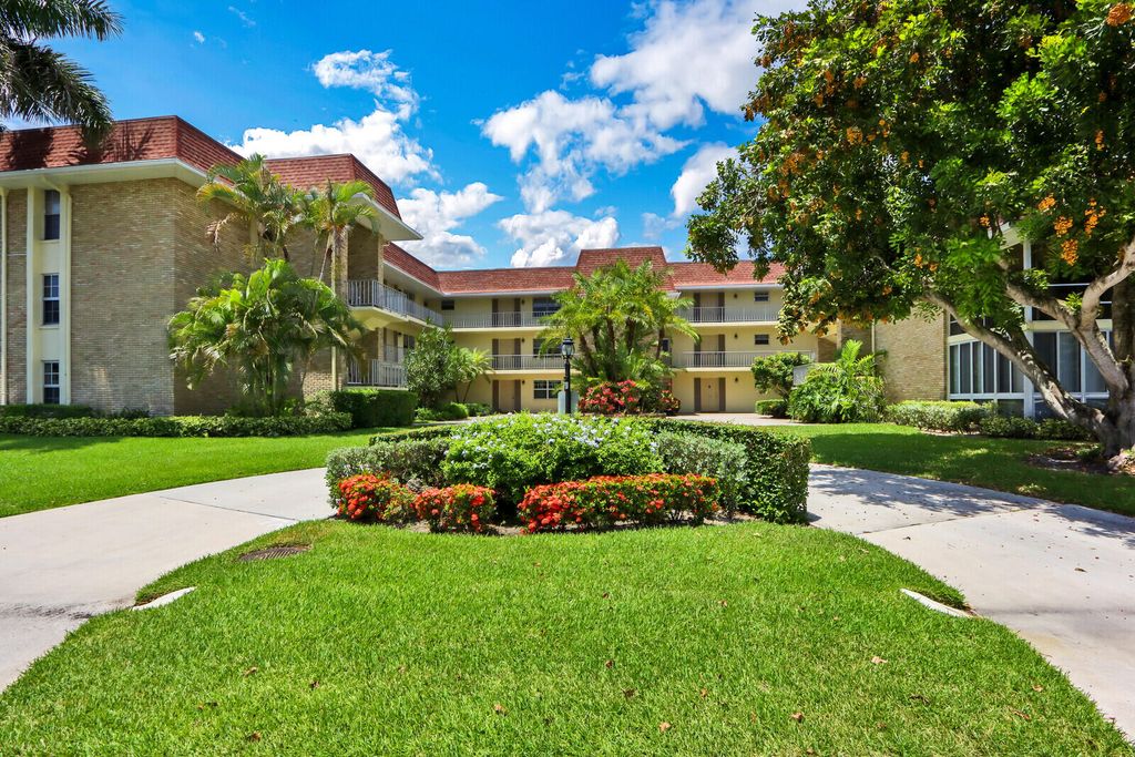 Photo of 5560 Tamberlane Circle #127, Palm Beach Gardens, FL 33418 (MLS # R10806840)