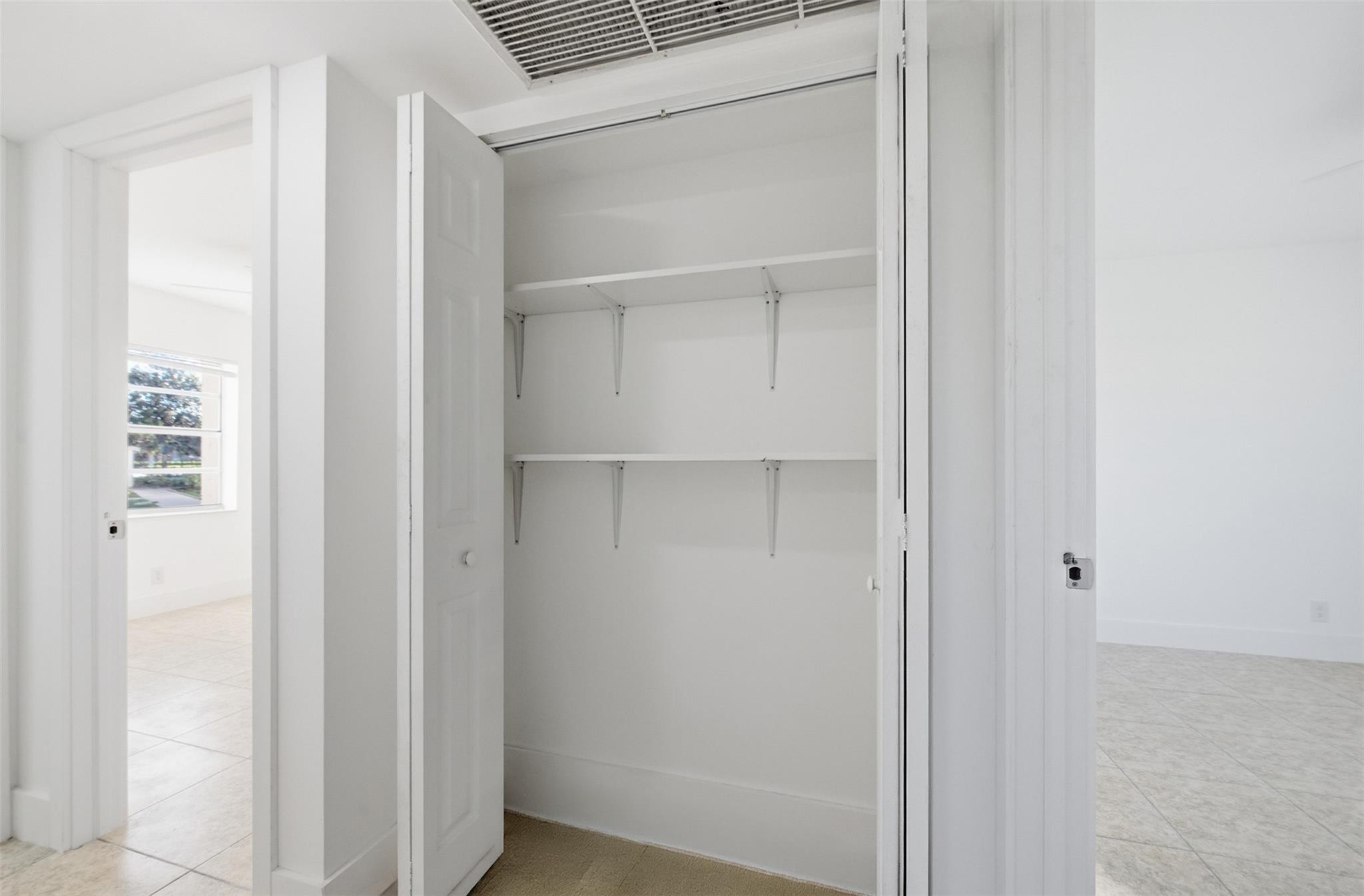 VICTORIA SQUARE - Residential