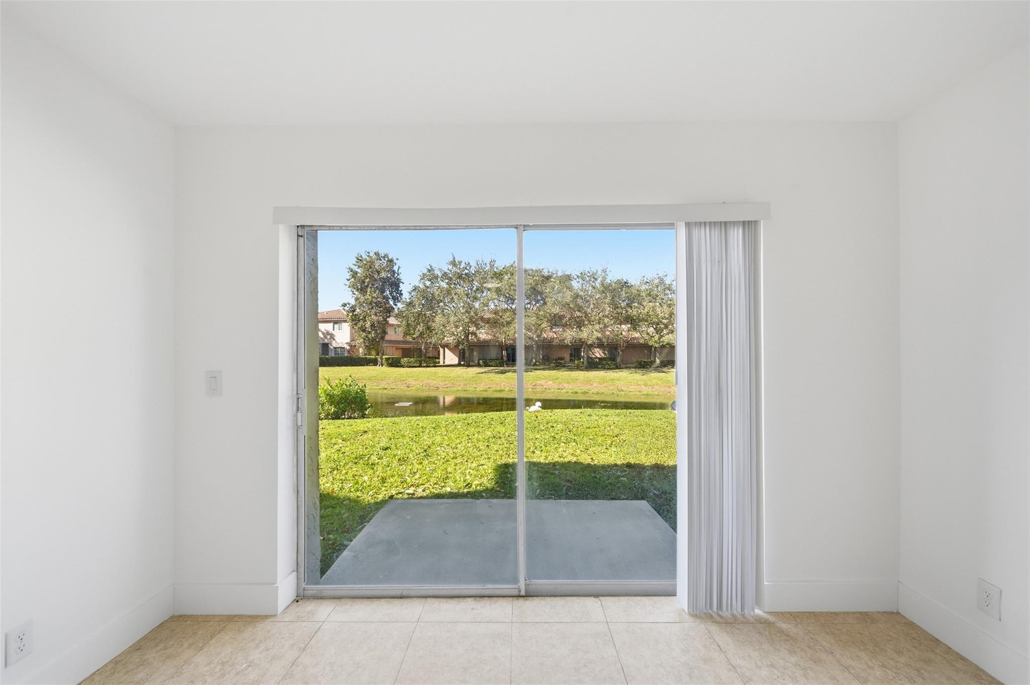 VICTORIA SQUARE - Residential