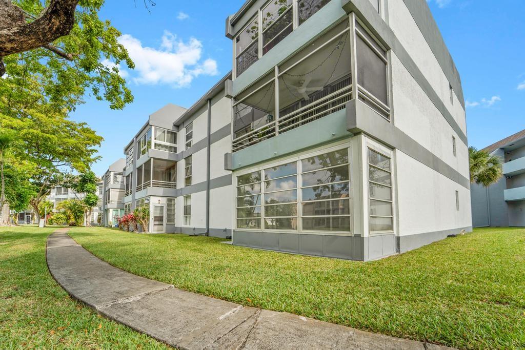 Sands Point - Residential
