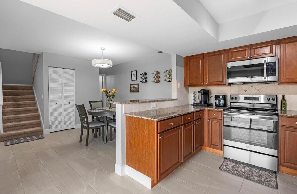 Photo of 1590 Shaker Cir, Wellington, FL 33414 (MLS # R11105321)