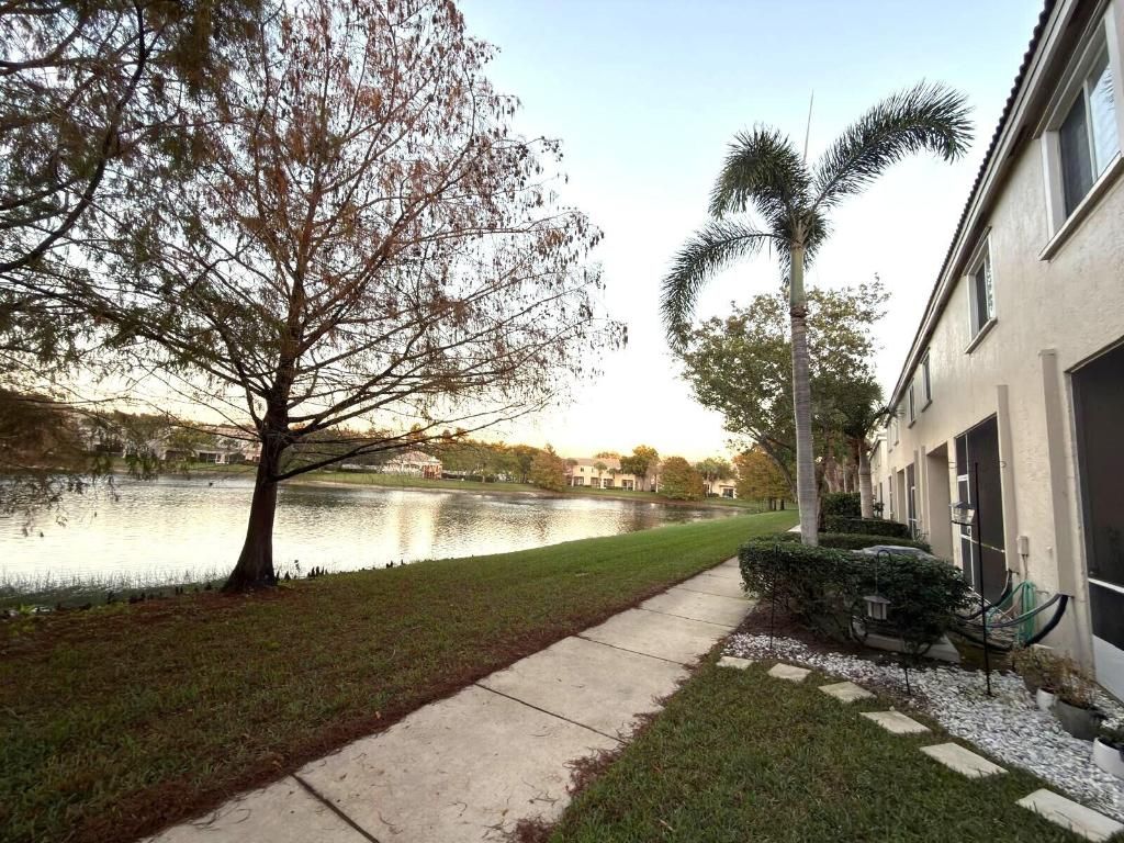 Photo of 5048 Palmbrooke Circle, West Palm Beach, FL 33417 (MLS # R11154172)