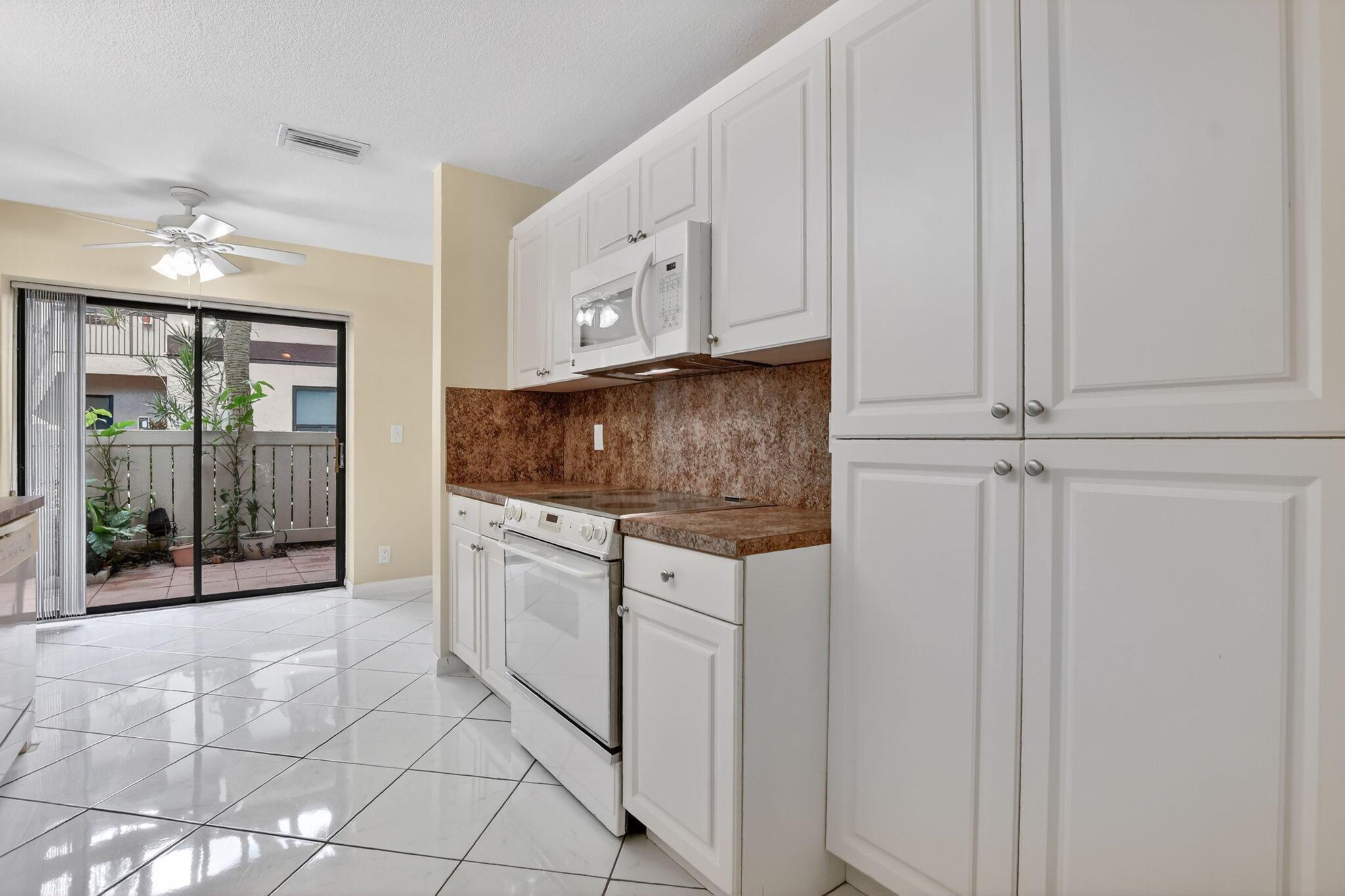 APPLEWOOD VILLAGE I-D CON - Residential