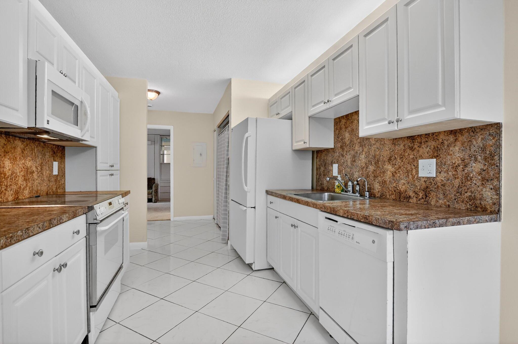 APPLEWOOD VILLAGE I-D CON - Residential