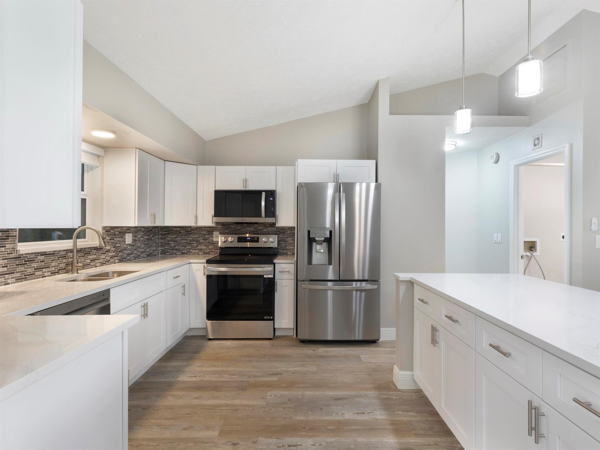 838 SW Sail Terrace