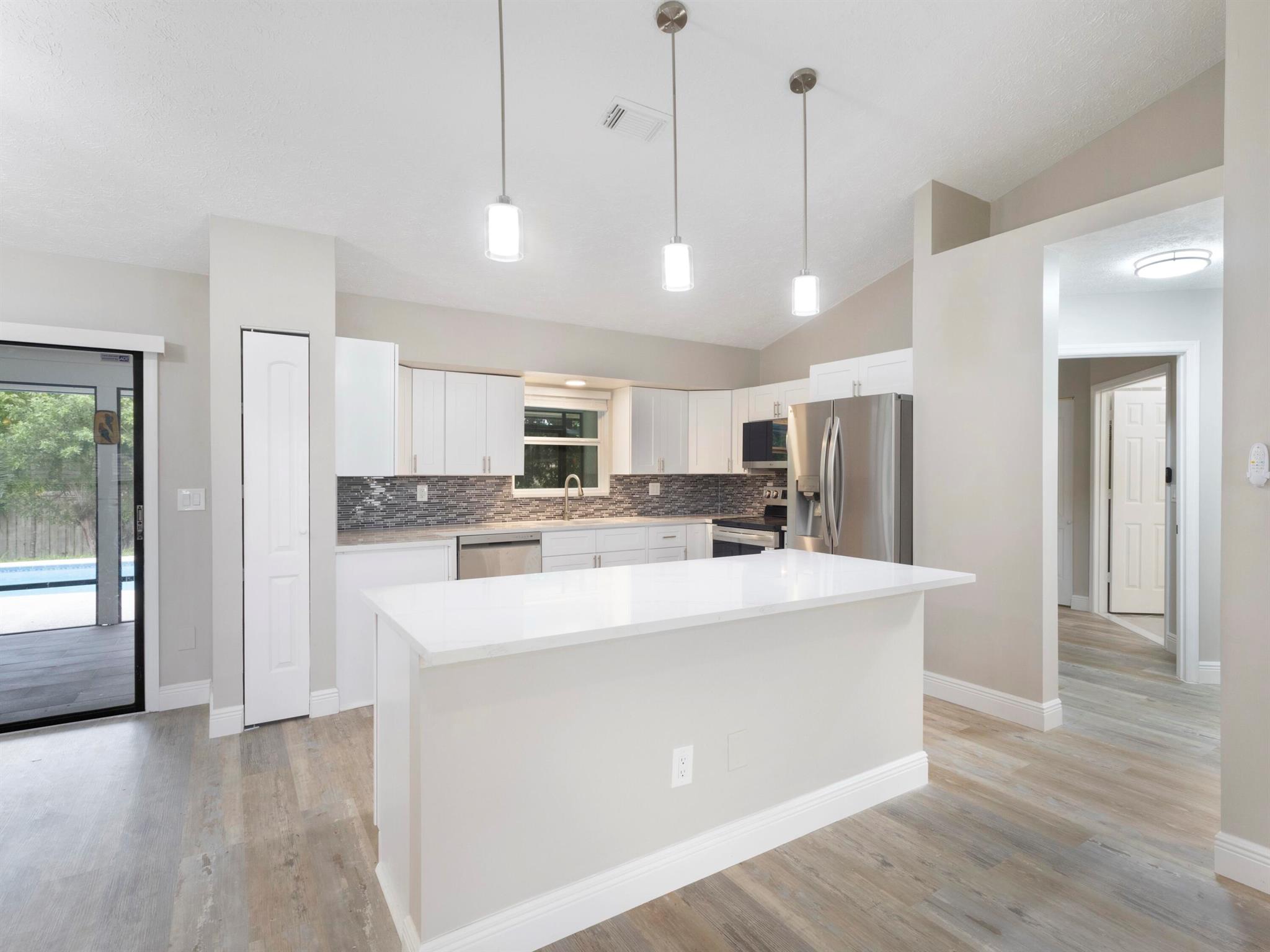 838 SW Sail Terrace