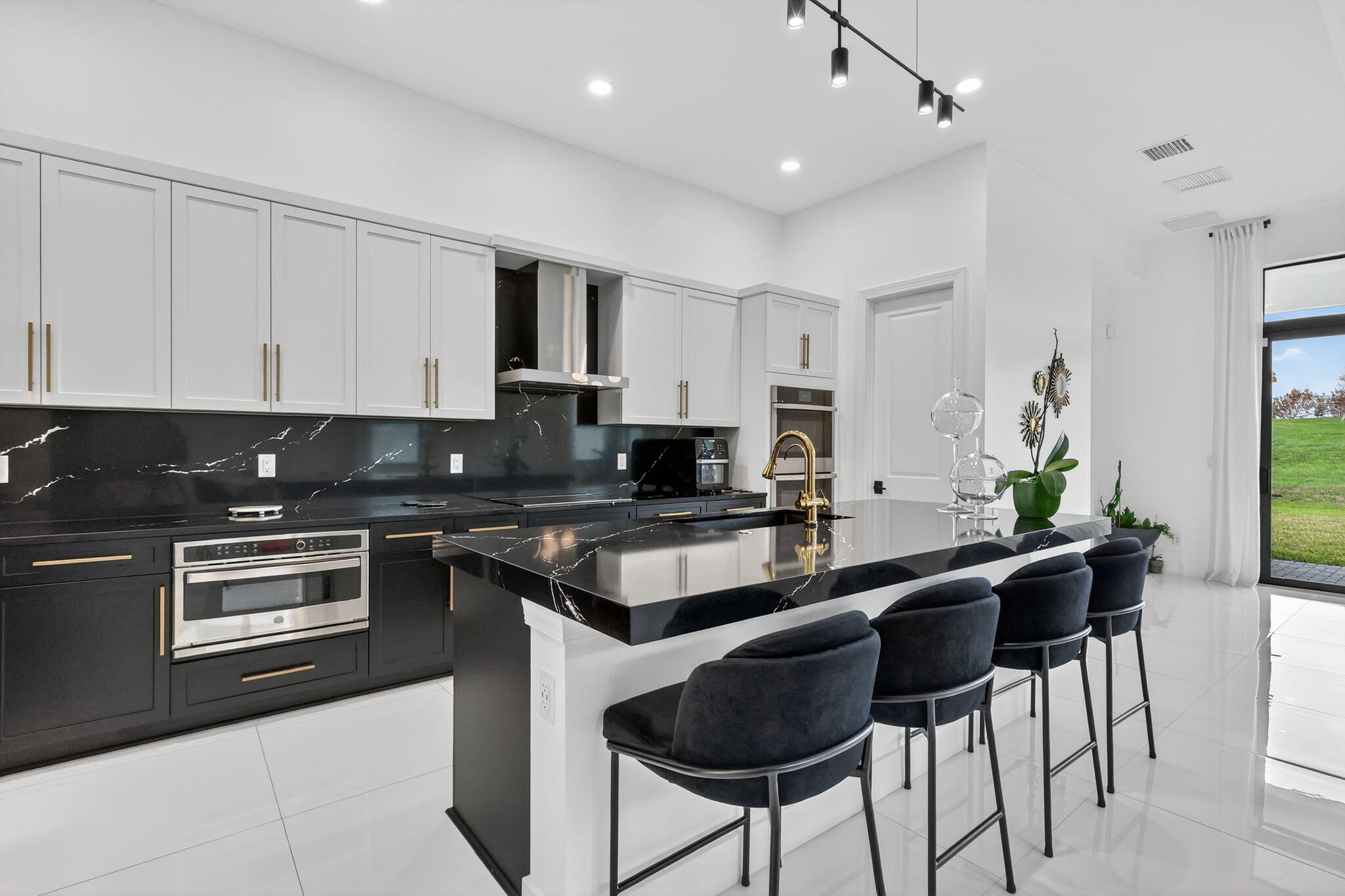 VERANO SOUTH PUD 1 - POD E - PLAT NO. 2 - Residential Lease