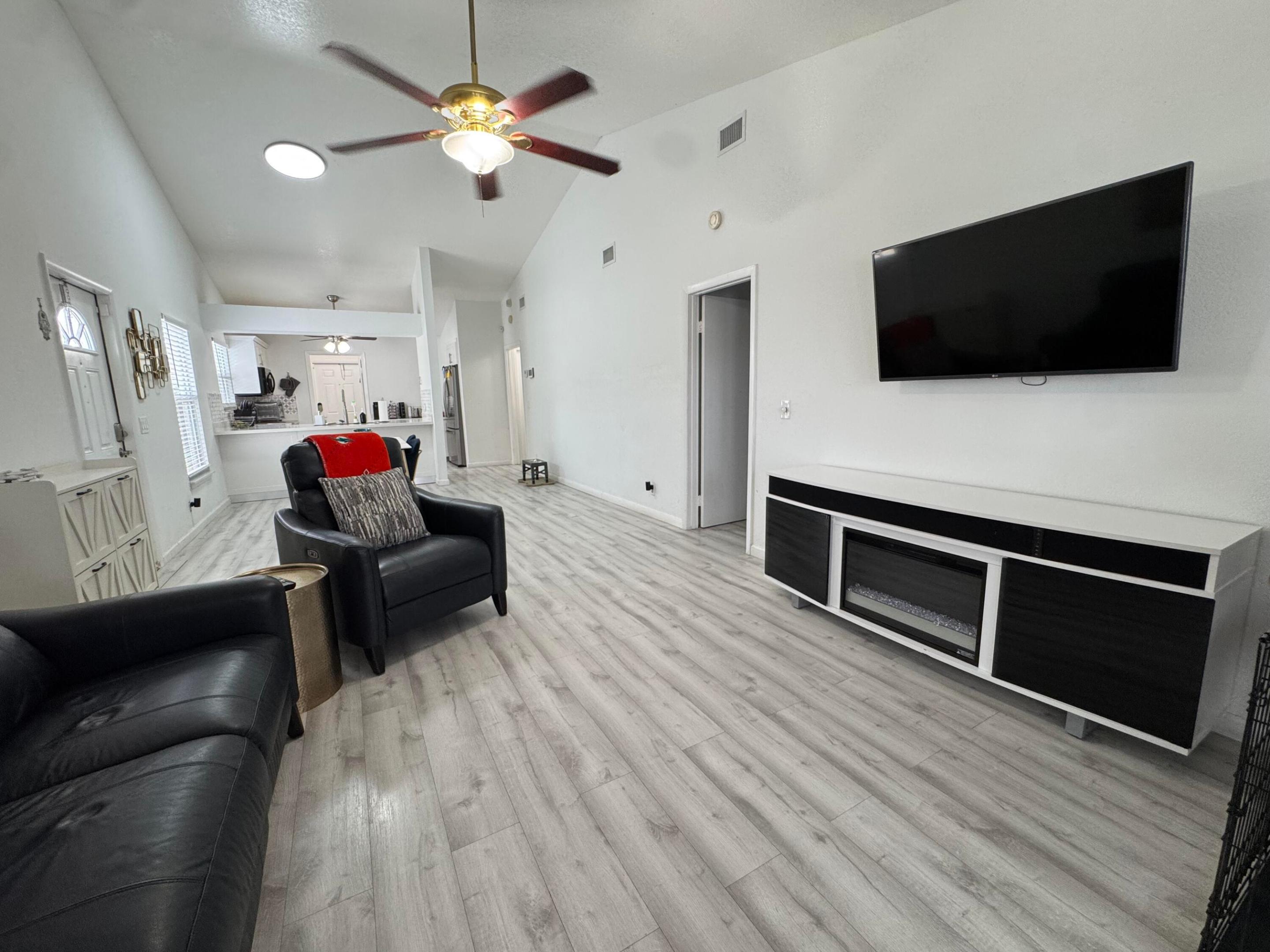 ROYAL FOREST TOWNHOUSES - Residential