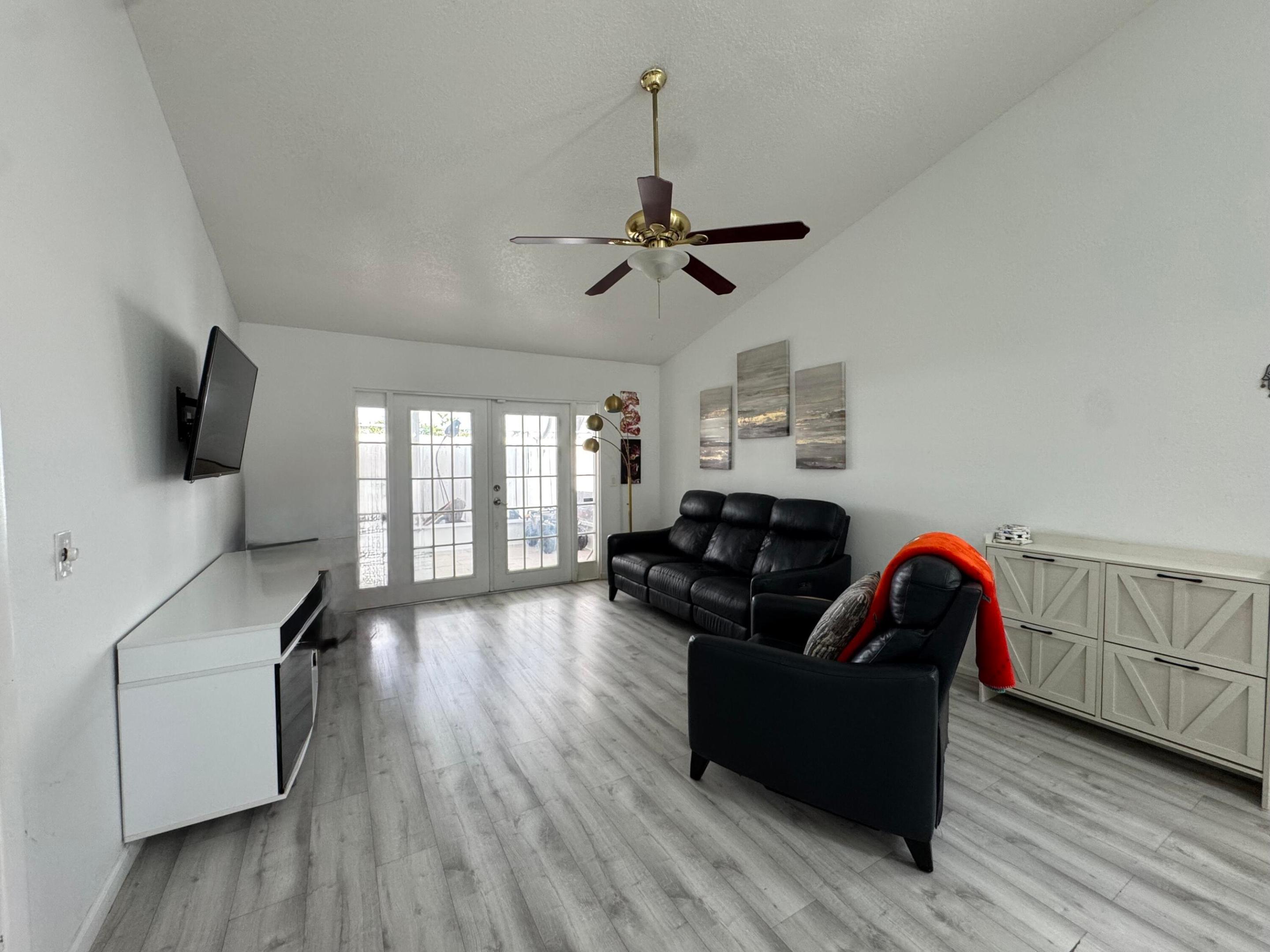 ROYAL FOREST TOWNHOUSES - Residential