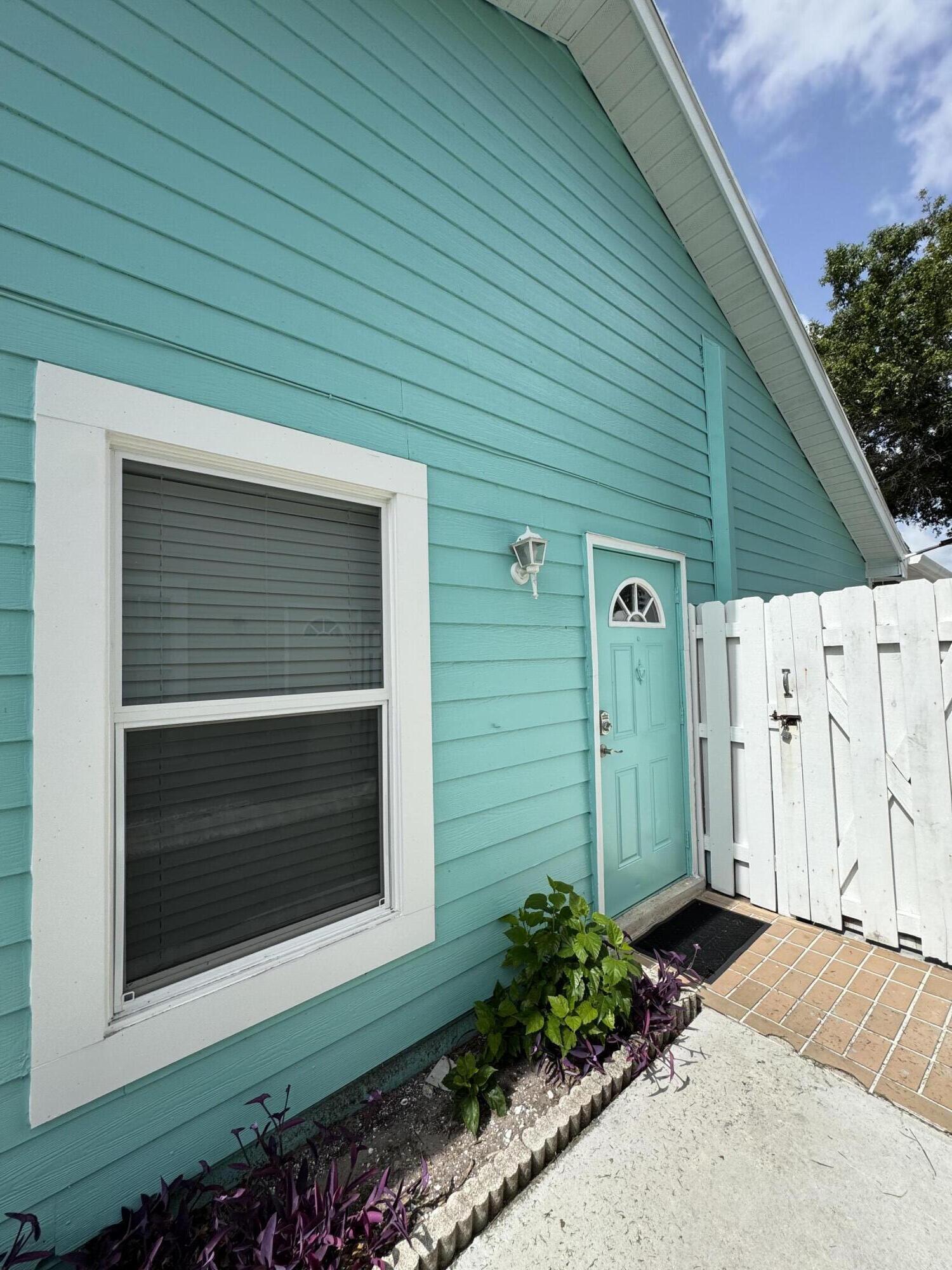 1518 Royal Forest Court