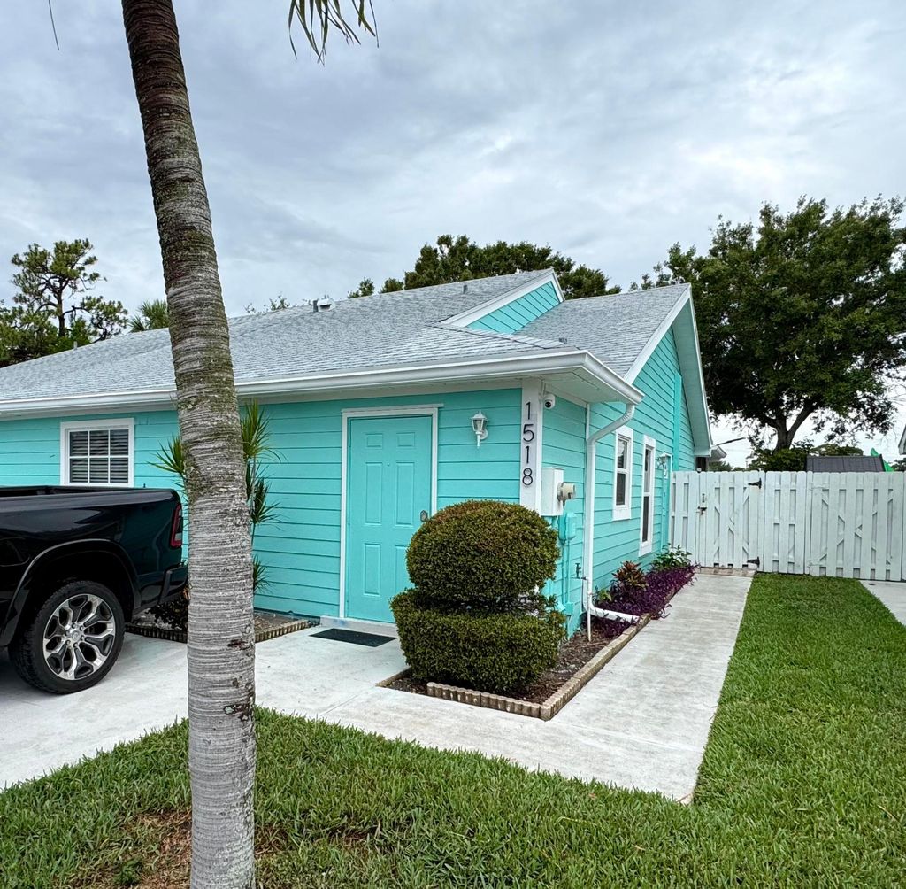 Photo of 1518 Royal Forest Court, Palm Springs, FL 33406 (MLS # B26015482)