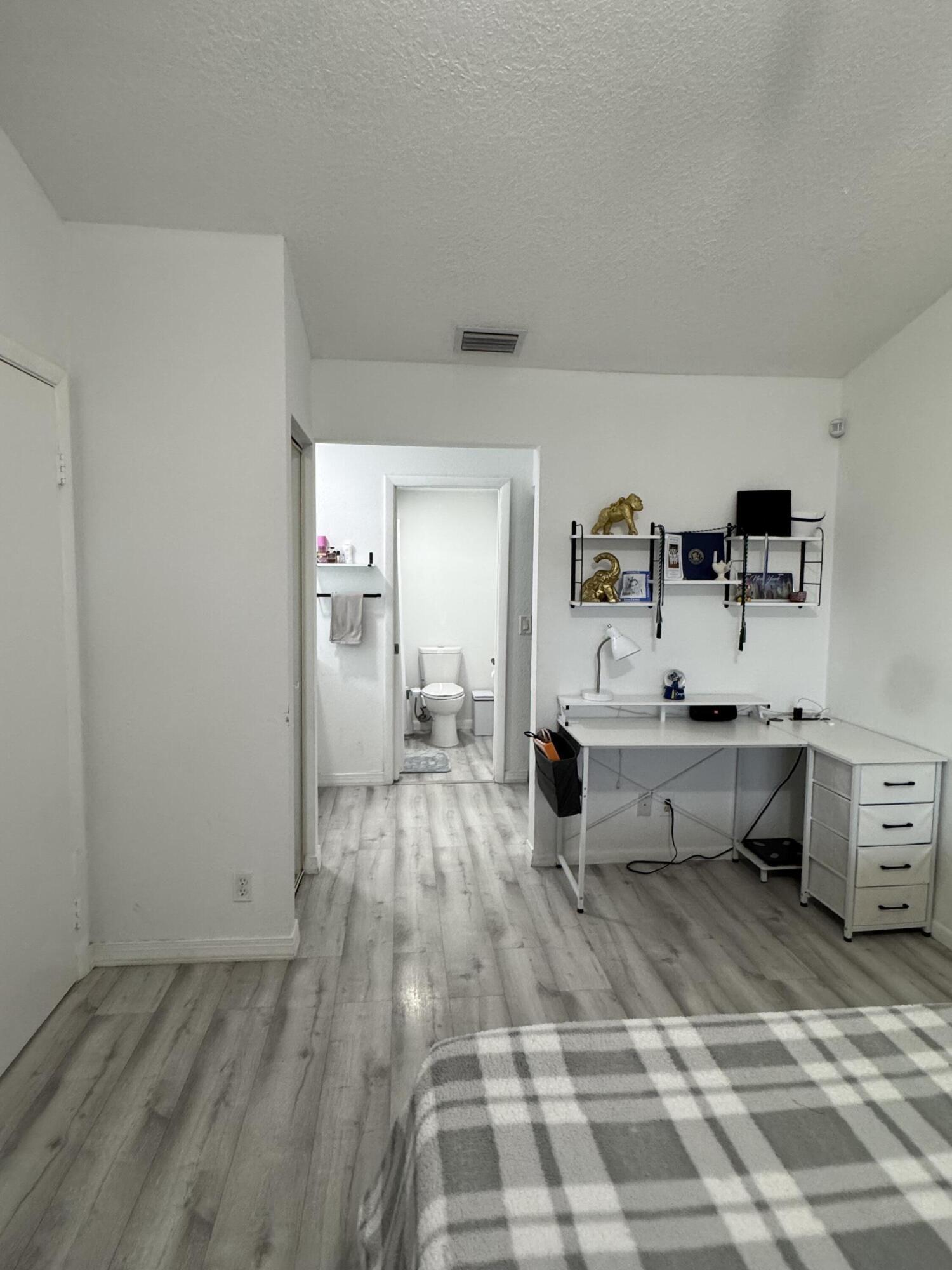 ROYAL FOREST TOWNHOUSES - Residential