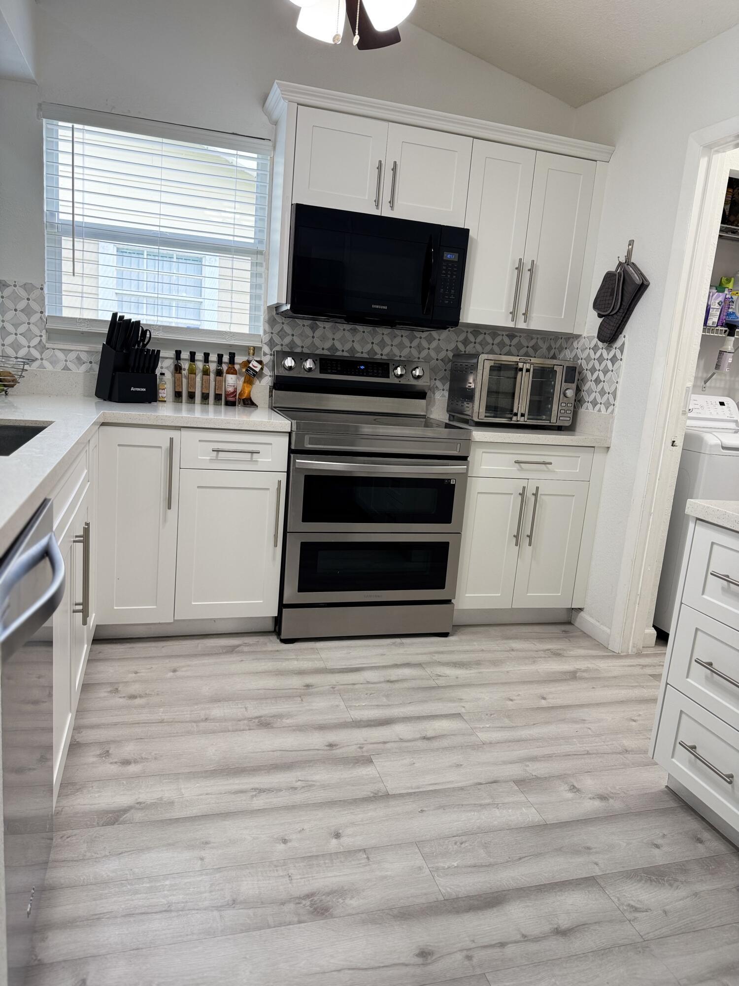 ROYAL FOREST TOWNHOUSES - Residential