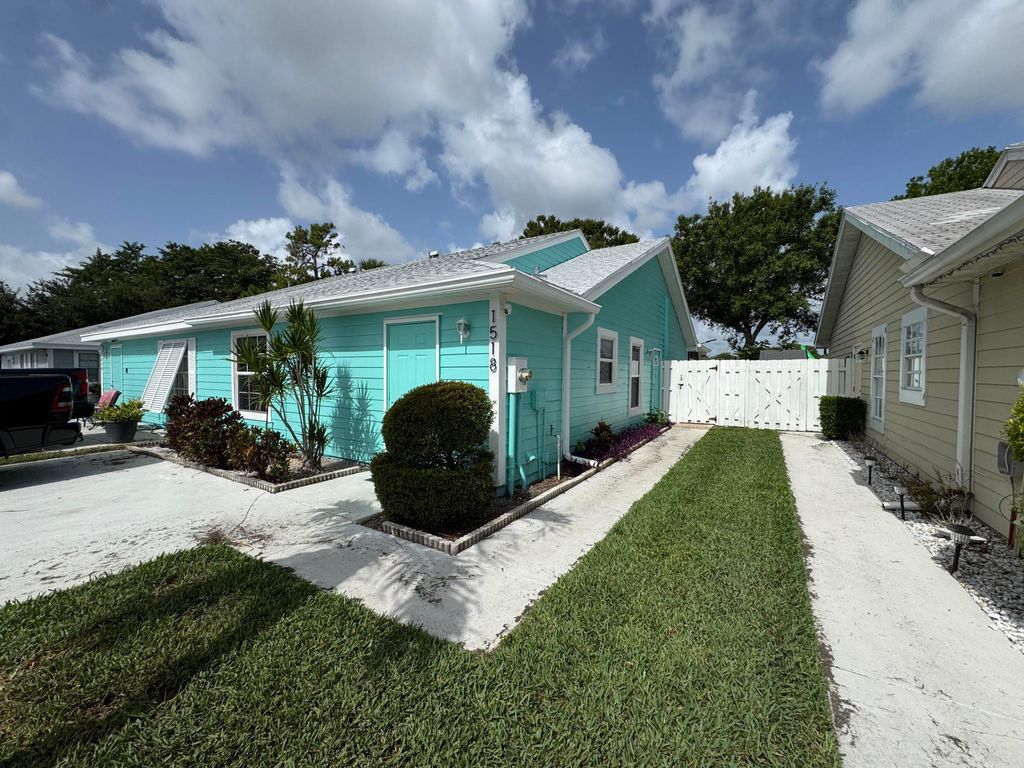 Photo of 1518 Royal Forest Court, Palm Springs, FL 33406 (MLS # B26015482)