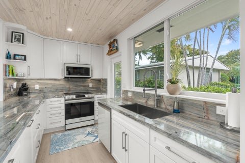 Tiny photo for 3211 SE 11th Street #3e, Pompano Beach, FL 33062 (MLS # B26020992)