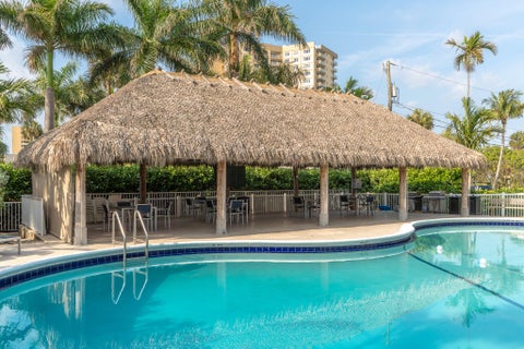 Tiny photo for 3211 SE 11th Street #3e, Pompano Beach, FL 33062 (MLS # B26020992)