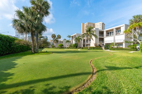 Tiny photo for 3211 SE 11th Street #3e, Pompano Beach, FL 33062 (MLS # B26020992)