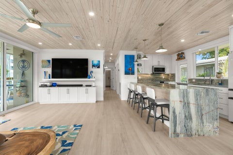 Tiny photo for 3211 SE 11th Street #3e, Pompano Beach, FL 33062 (MLS # B26020992)
