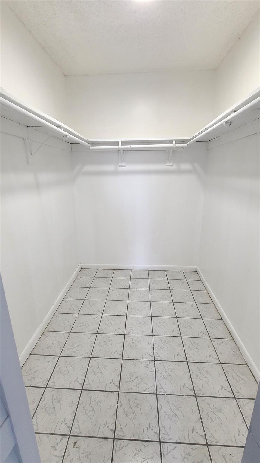 Brookfield Square Condo - Residential Lease