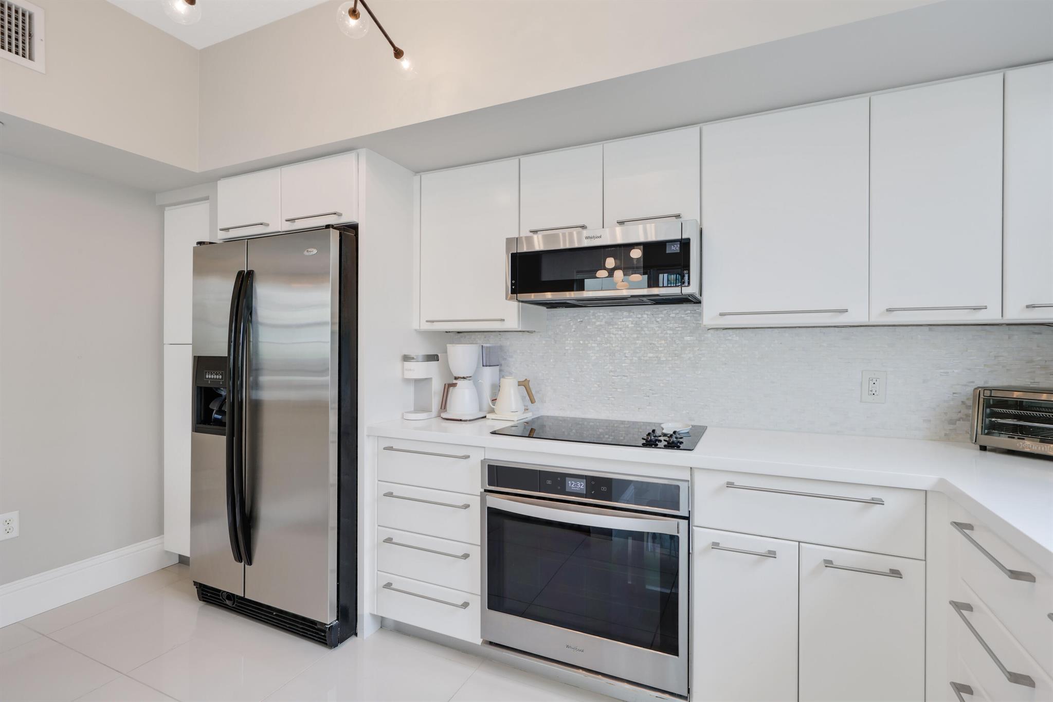 ASTOR CONDO - Residential