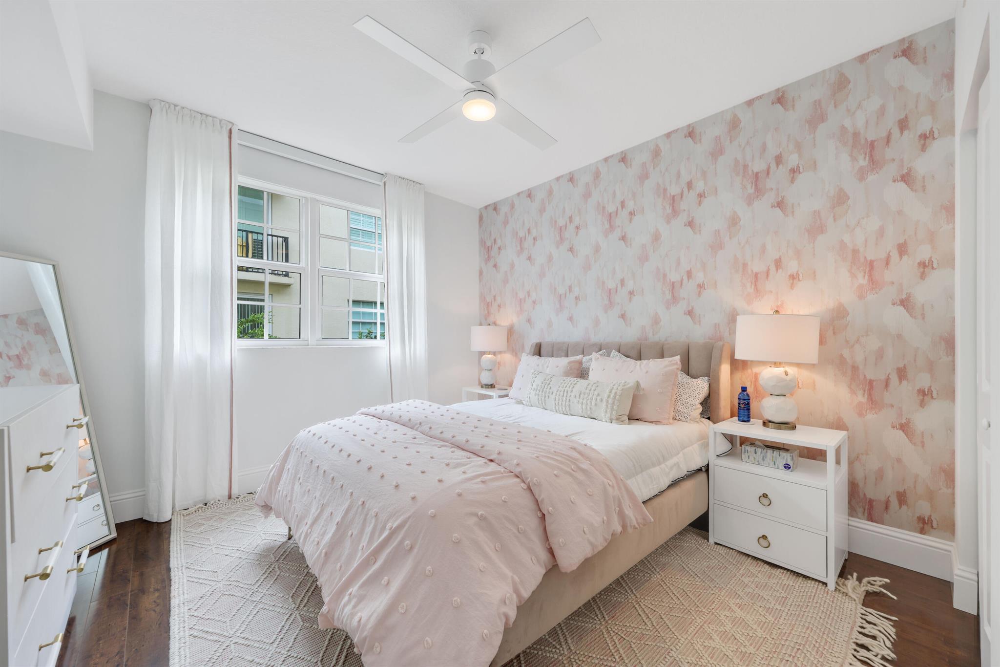 ASTOR CONDO - Residential