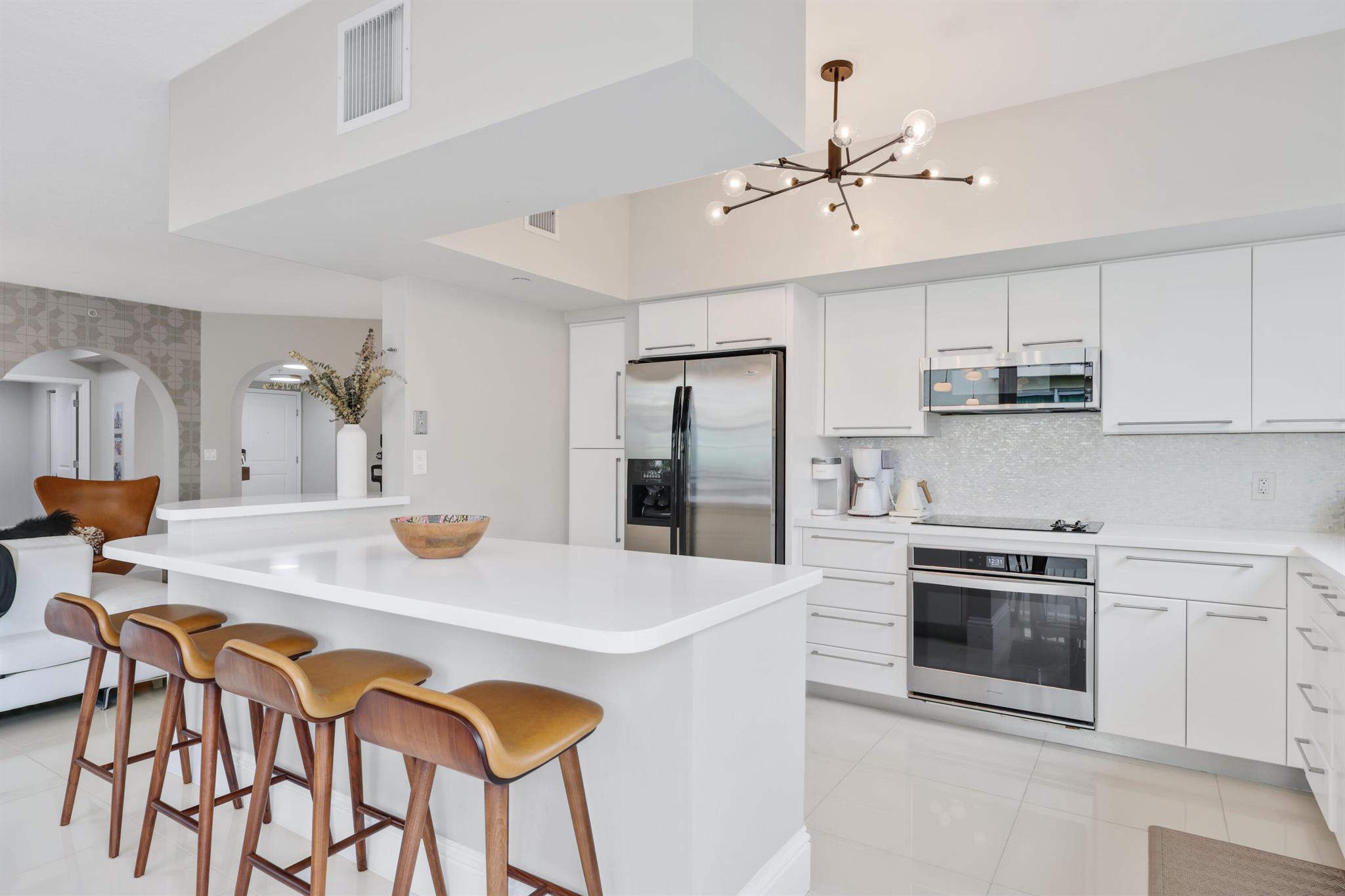 ASTOR CONDO - Residential