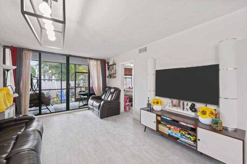 GREENGLADES CONDO I - Residential