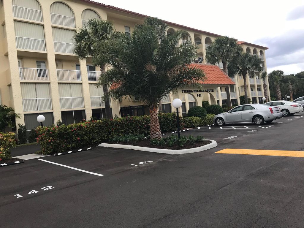 Photo of 951 De Soto Road #329, Boca Raton, FL 33432 (MLS # R11052993)