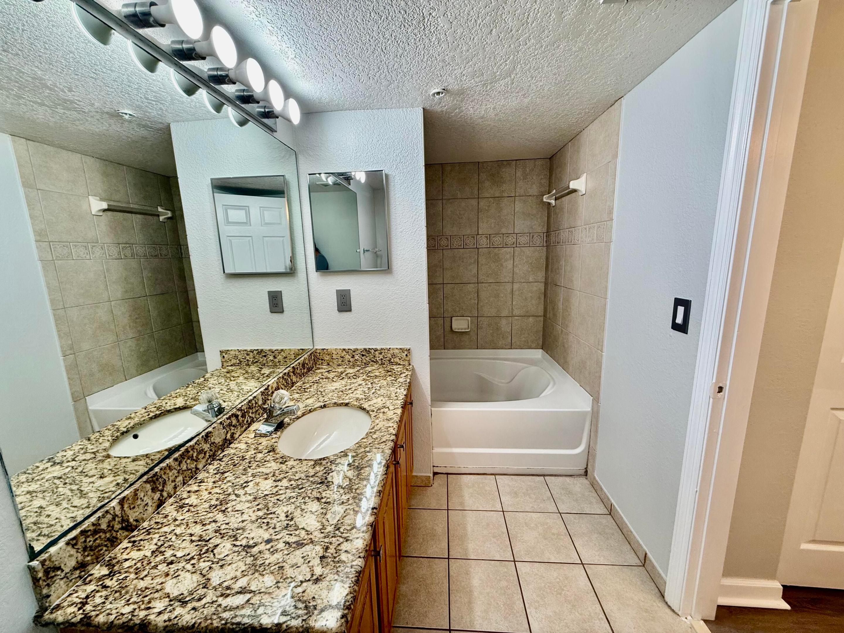 THE CLUB AT ST LUCIE WEST, A CONDOMINIUM - Residential Lease