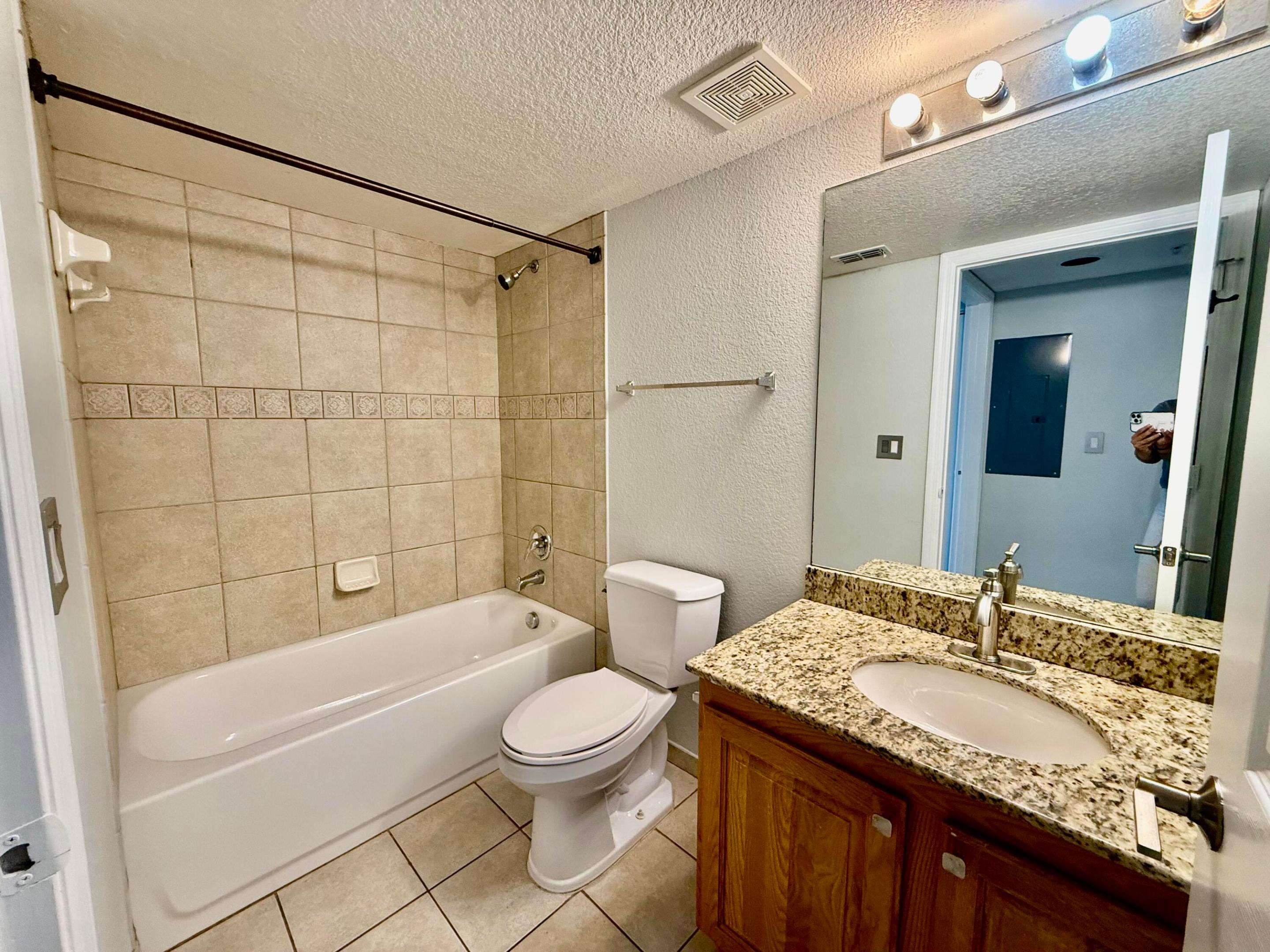 THE CLUB AT ST LUCIE WEST, A CONDOMINIUM - Residential Lease