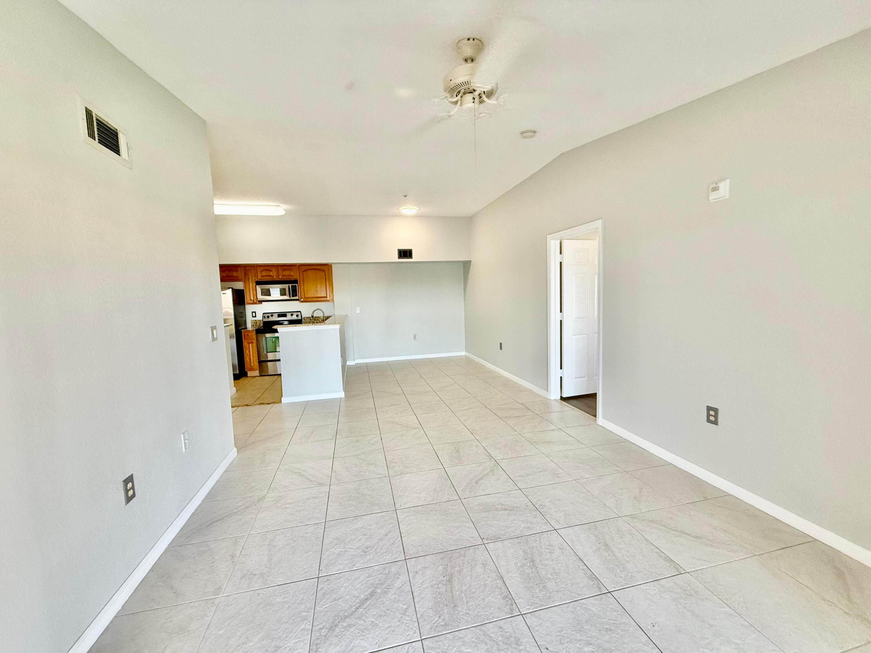 THE CLUB AT ST LUCIE WEST, A CONDOMINIUM - Residential Lease