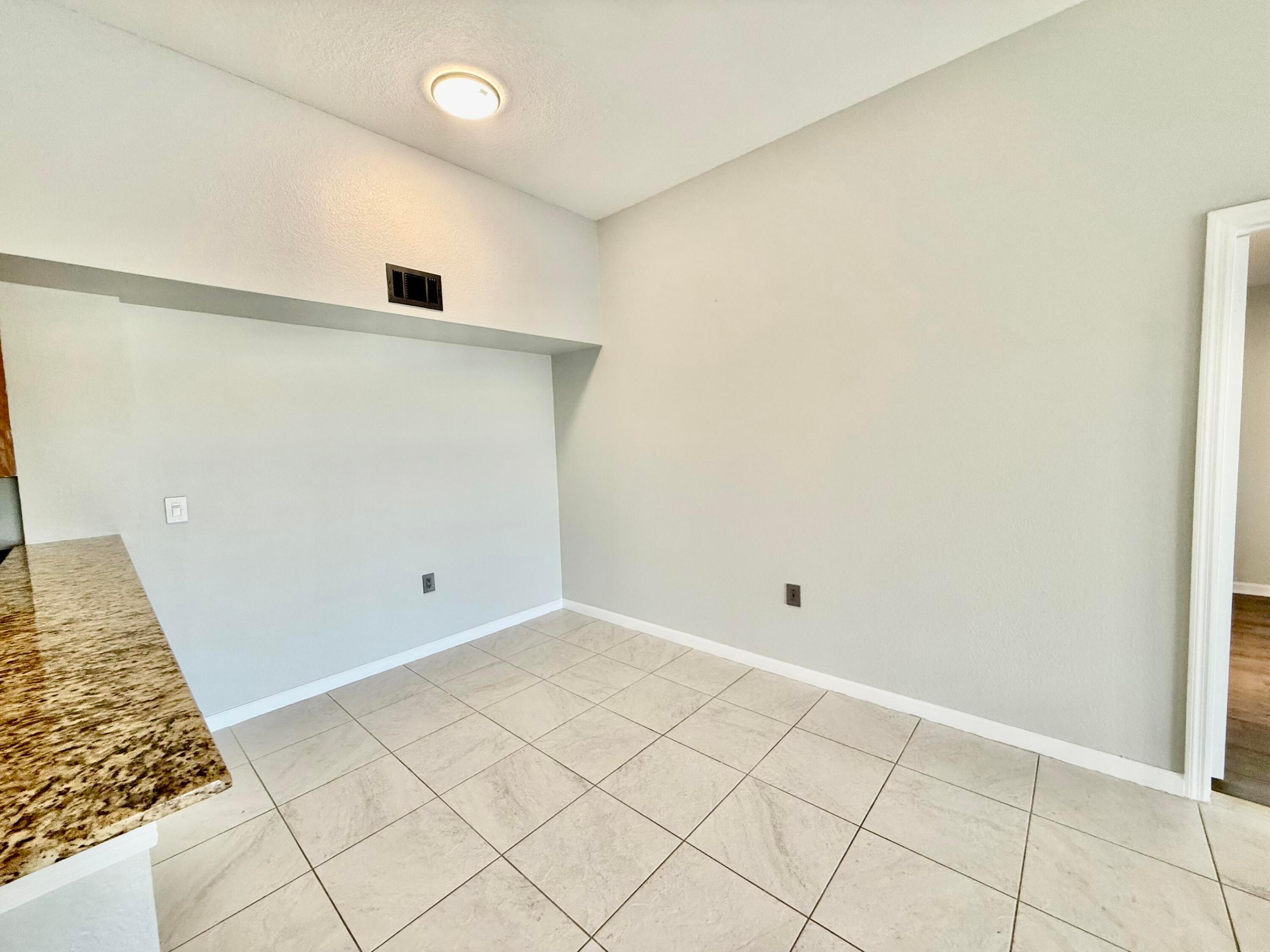 THE CLUB AT ST LUCIE WEST, A CONDOMINIUM - Residential Lease