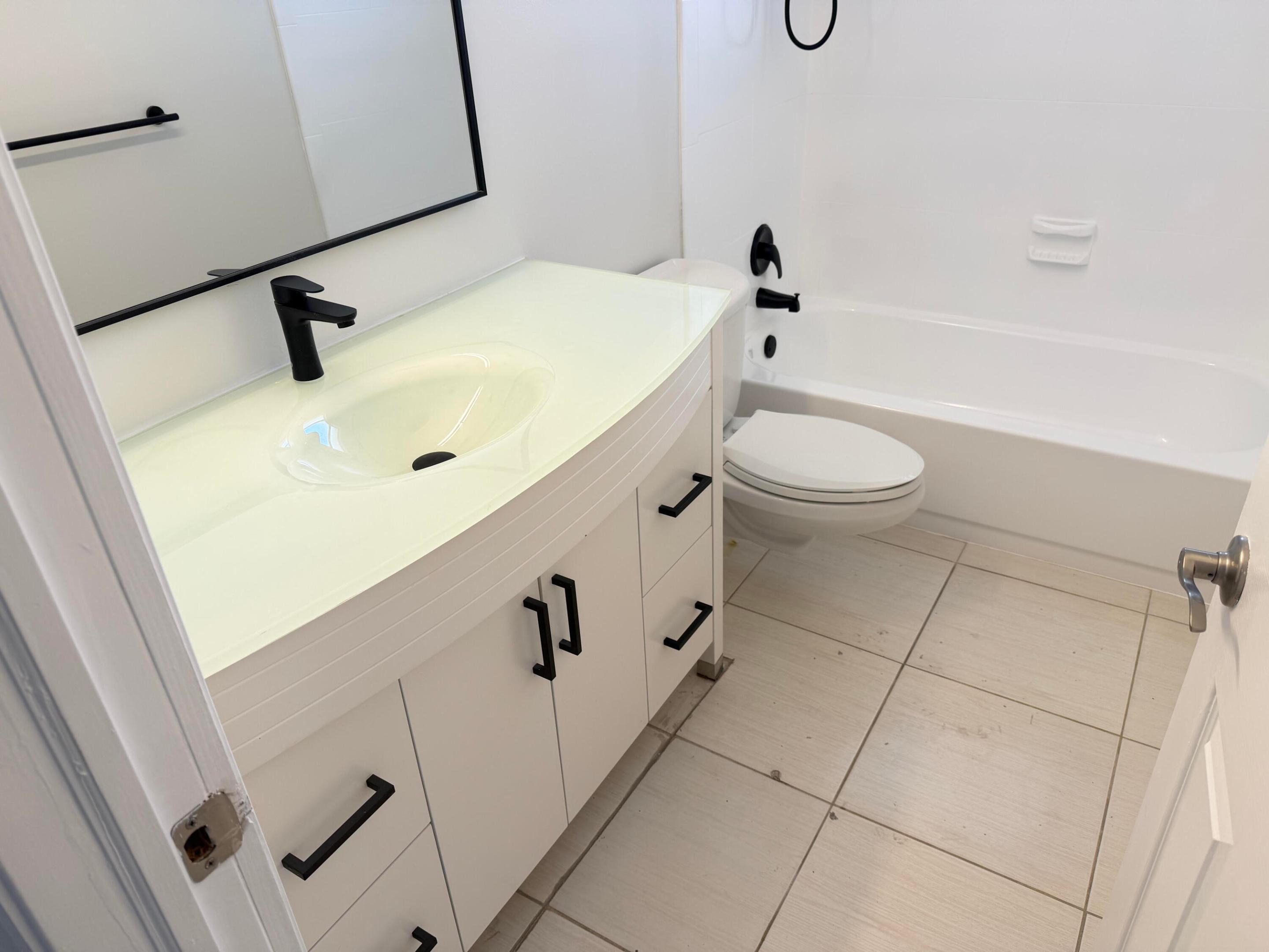 CORAL HIGHLANDS RESUB BLKS 1 & 2 - Residential Lease