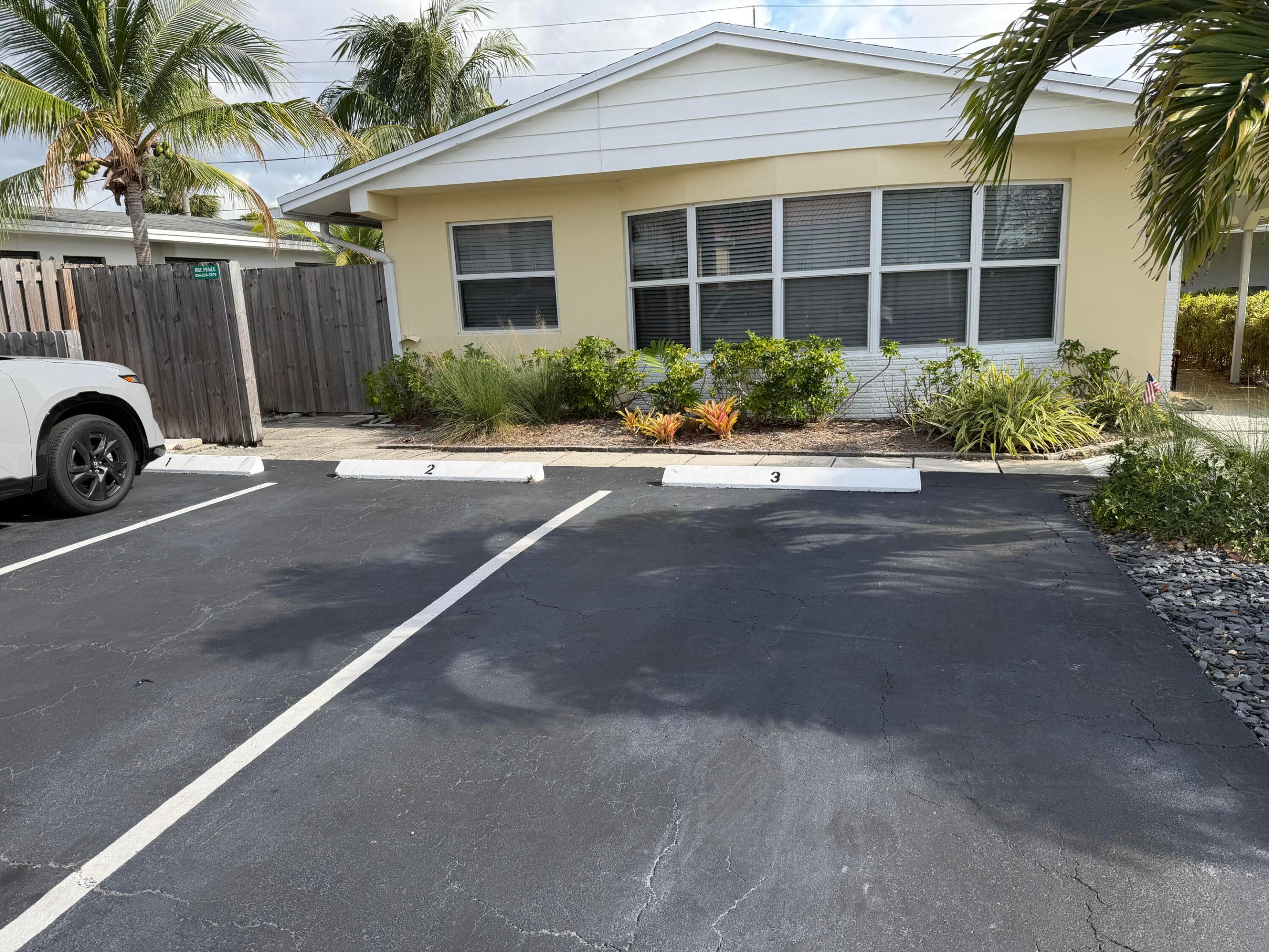 CORAL HIGHLANDS RESUB BLKS 1 & 2 - Residential Lease