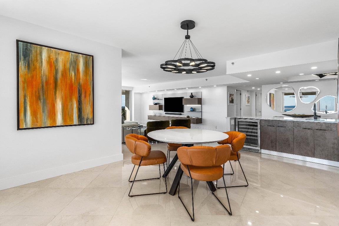 CARLTON CONDO - Residential