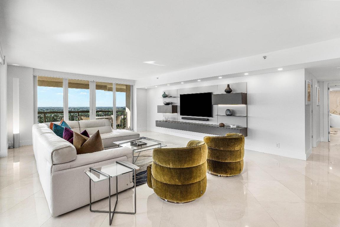 CARLTON CONDO - Residential