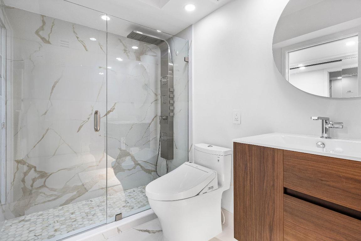 CARLTON CONDO - Residential