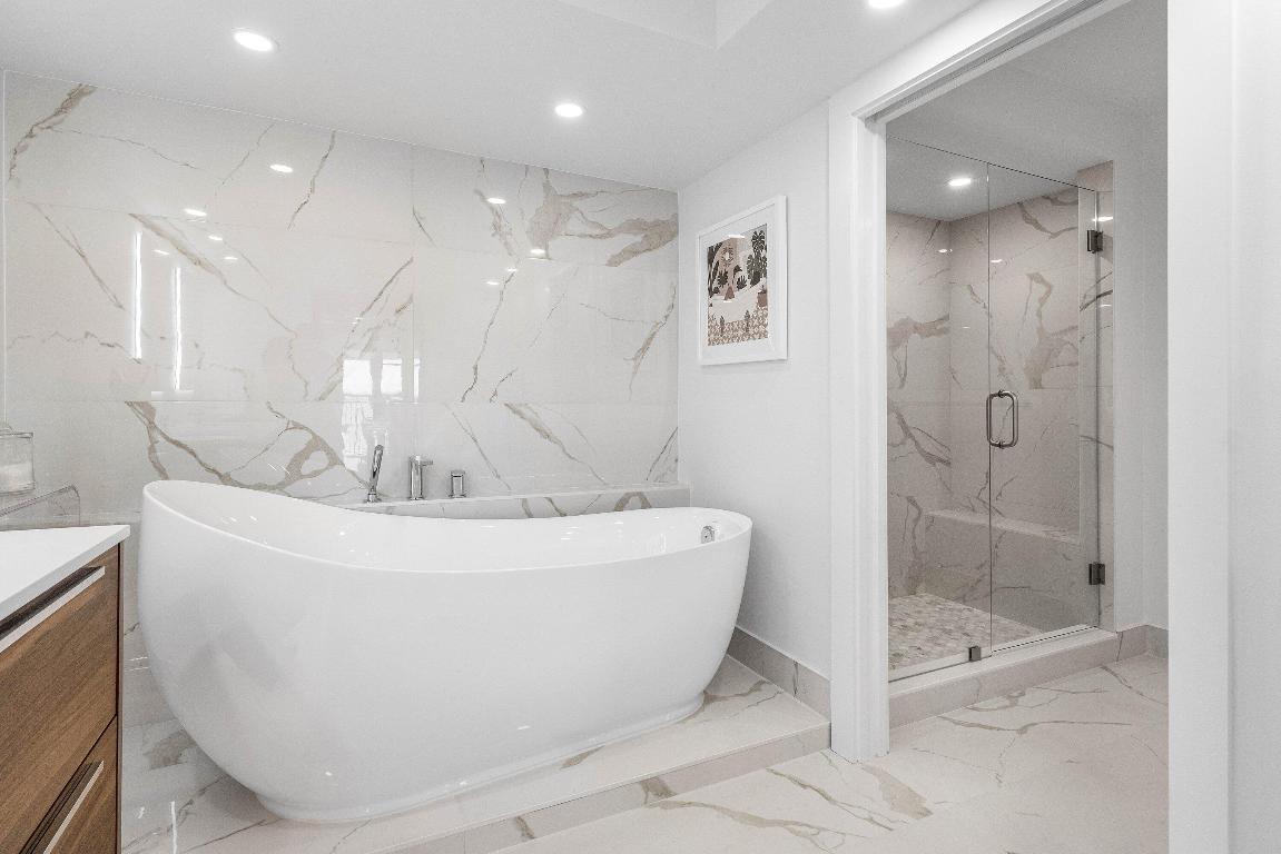 CARLTON CONDO - Residential