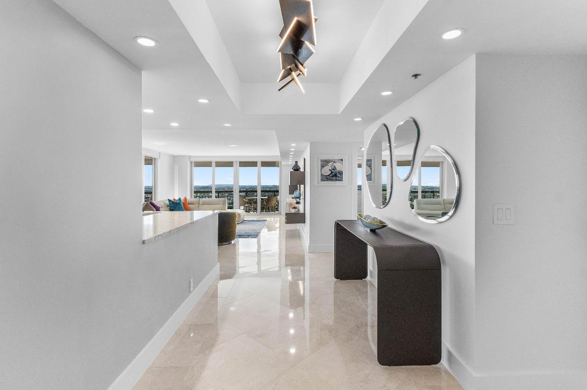 CARLTON CONDO - Residential