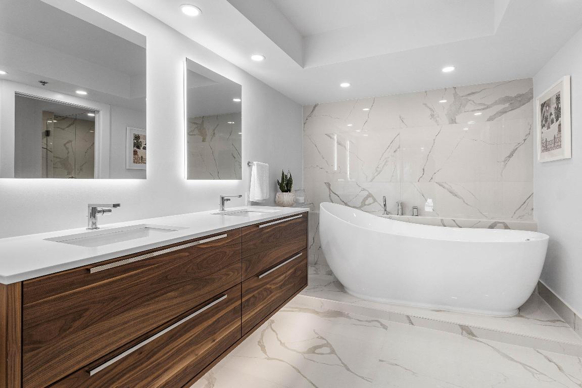 CARLTON CONDO - Residential