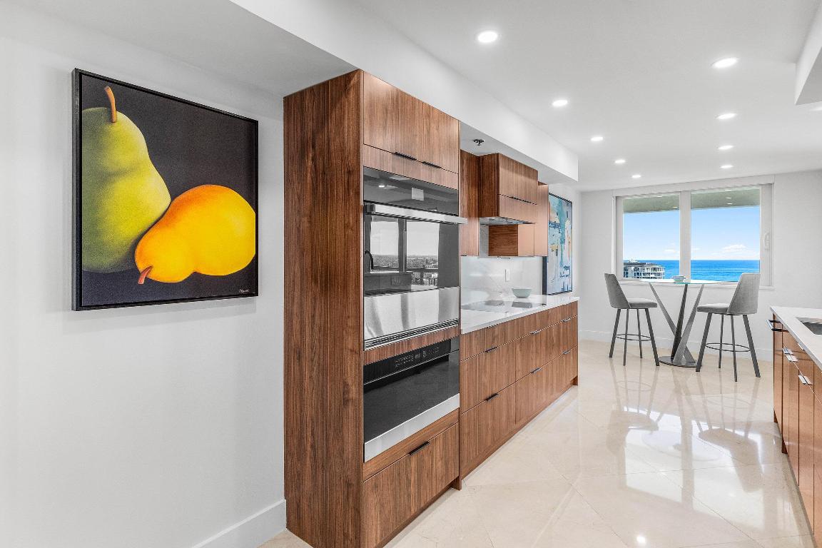 CARLTON CONDO - Residential