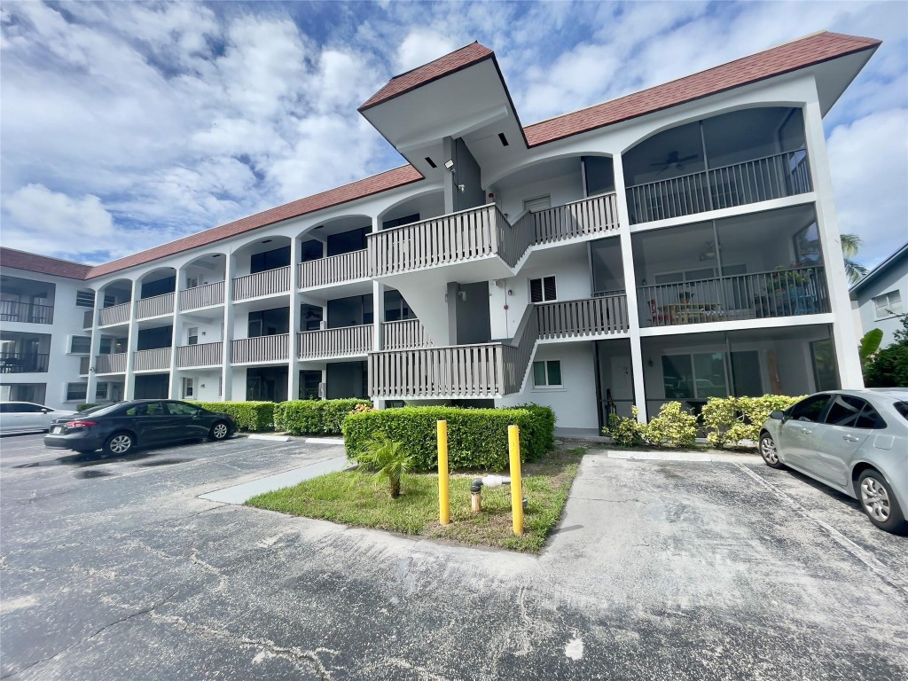 651 E Pine Drive 310