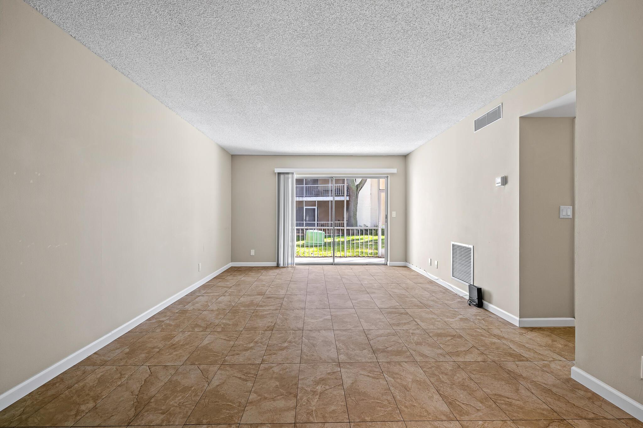 SPANISH OAKS COND DECL FI - Residential Lease