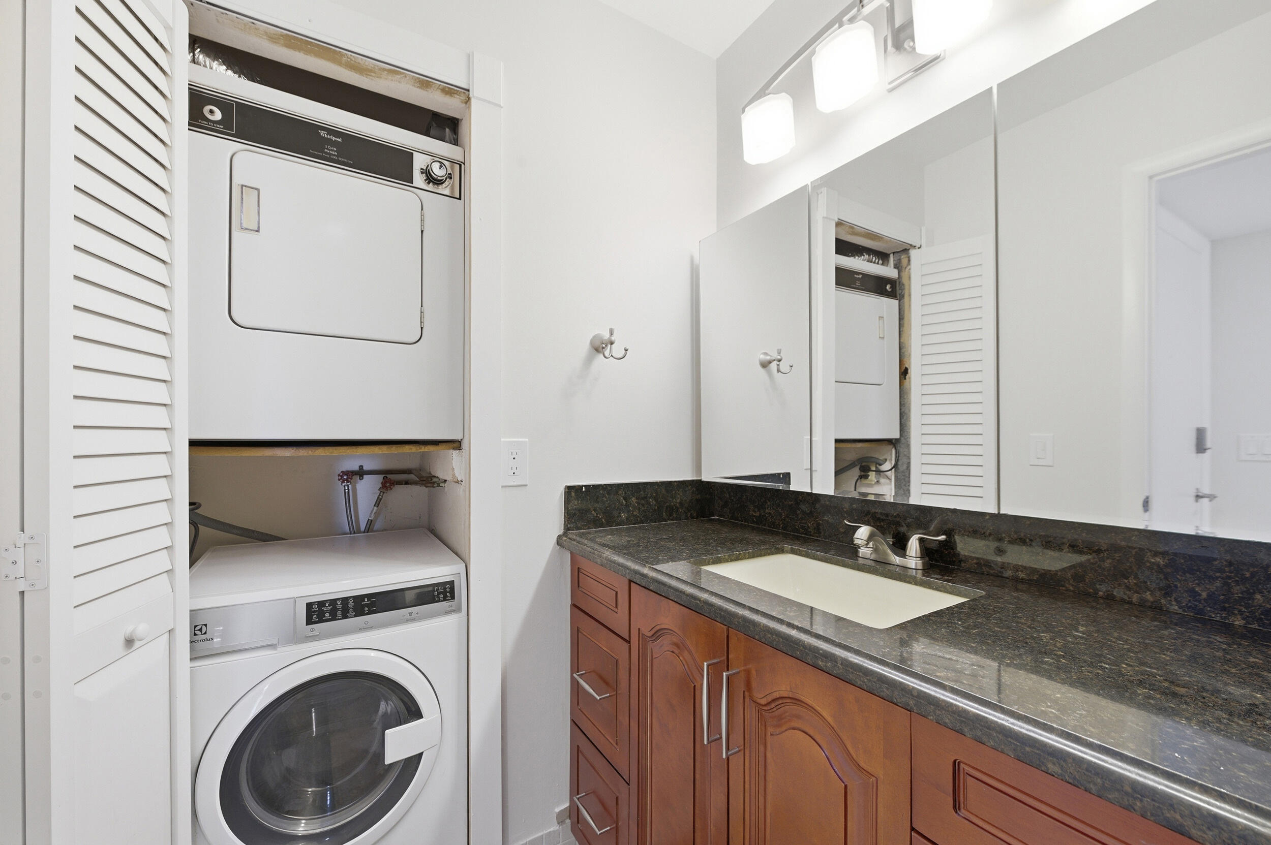 KINGS POINT PIEDMONT CONDOS - Residential