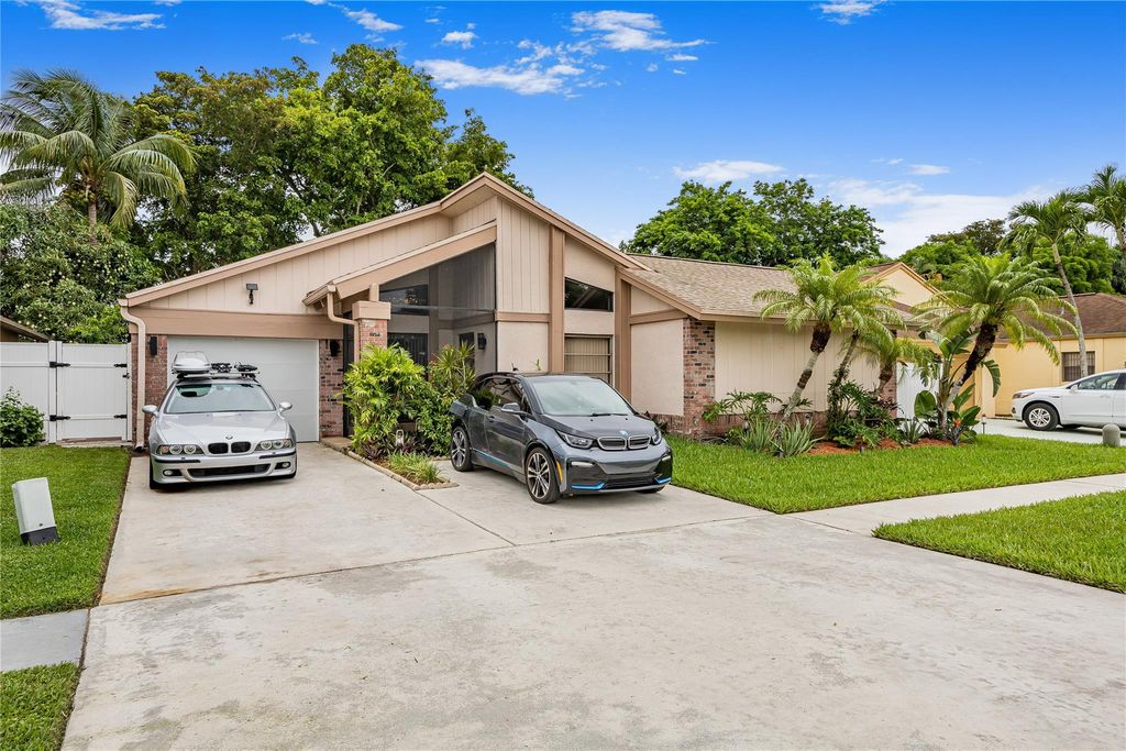 Photo of 21248 Summertrace Circle, Boca Raton, FL 33428 (MLS # F10445718)