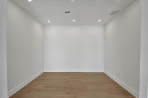 Tiny photo for 1527 NE 15TH Avenue, Fort Lauderdale, FL 33304 (MLS # B26052488)
