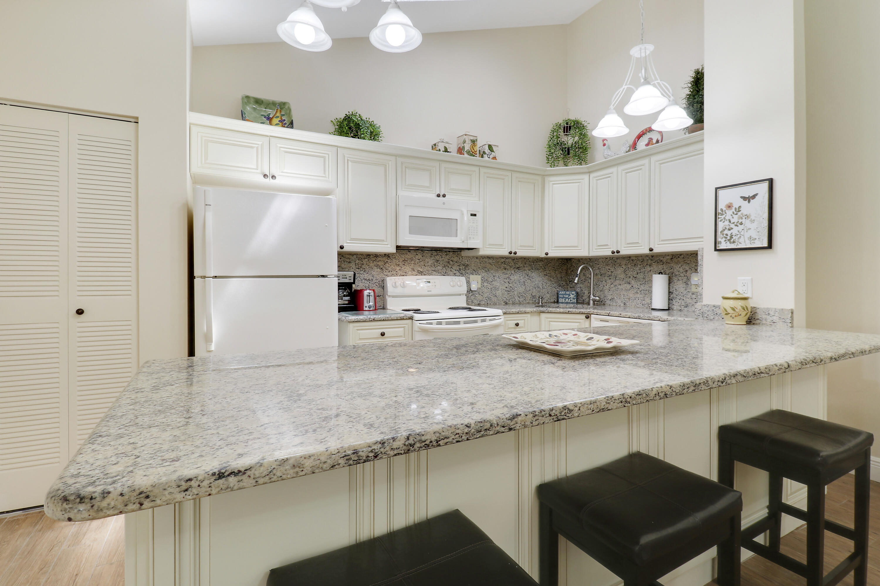 OCEANSIDE TERRACE CONDO - Residential Lease