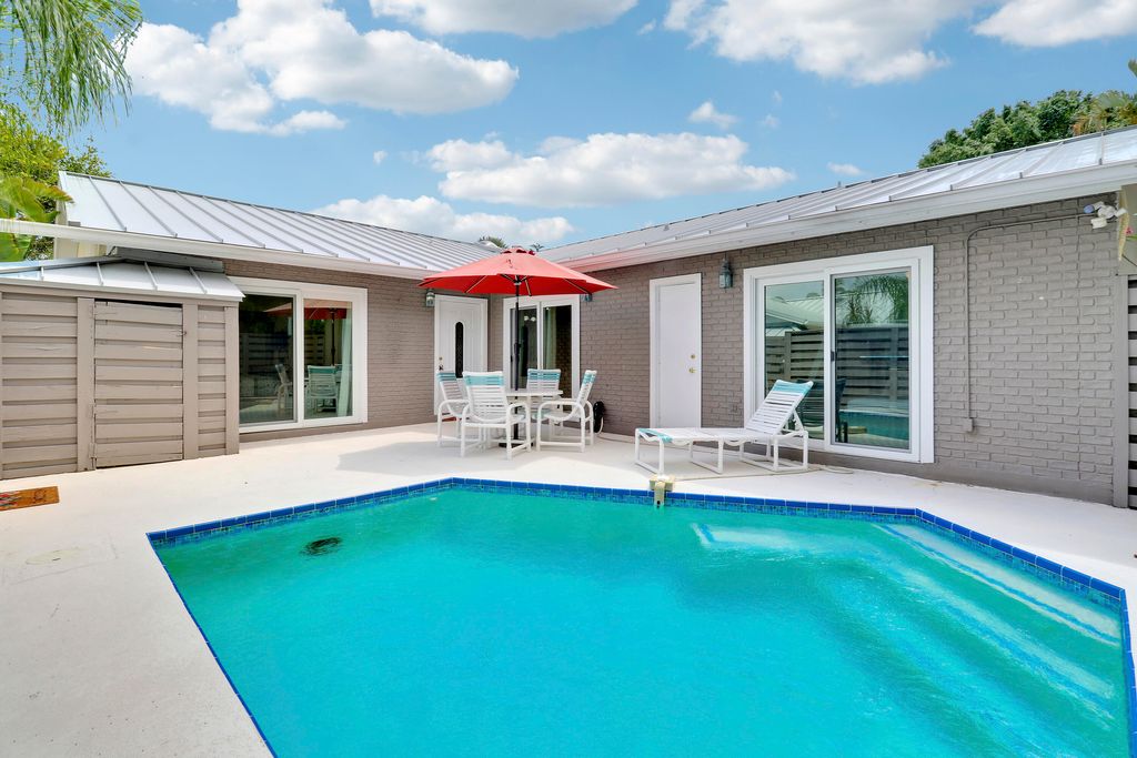 Photo of 1801 S Us Highway 1 #7c, Jupiter, FL 33477 (MLS # B26008230)